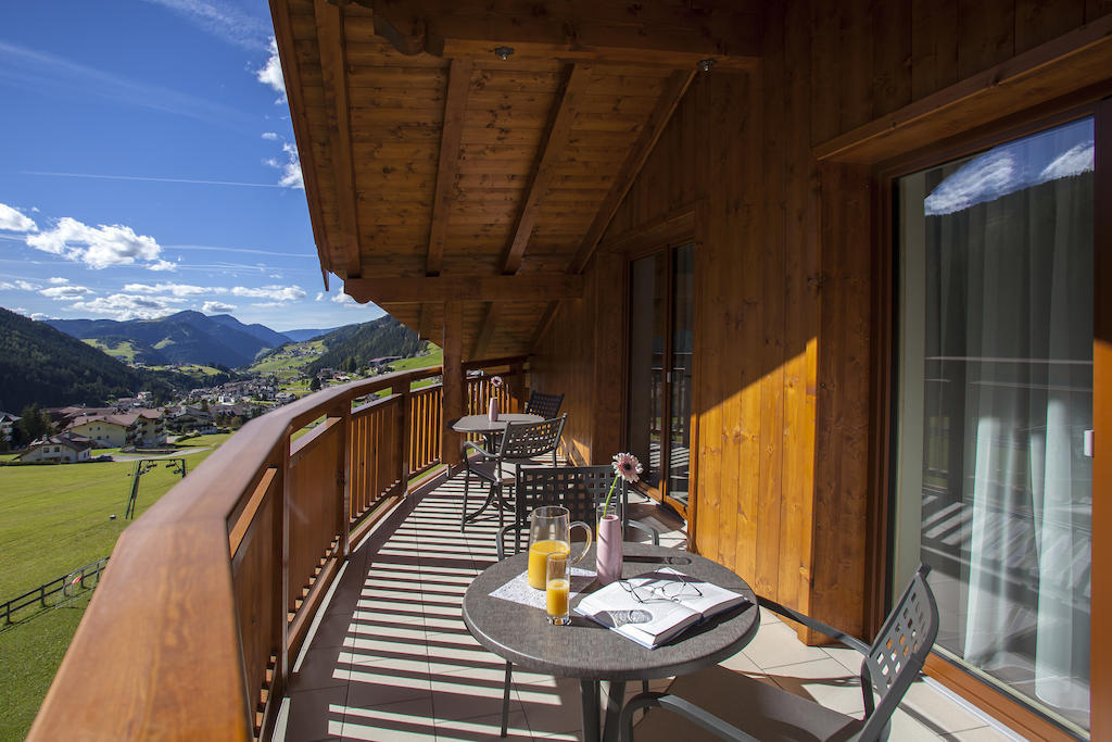 Apartments Aghel ***S Selva di Val Gardena Oda fotoğraf
